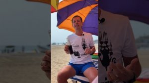 Форма задает содержание. Бутылочка колы на пляже Гоа. Психологический туризм.