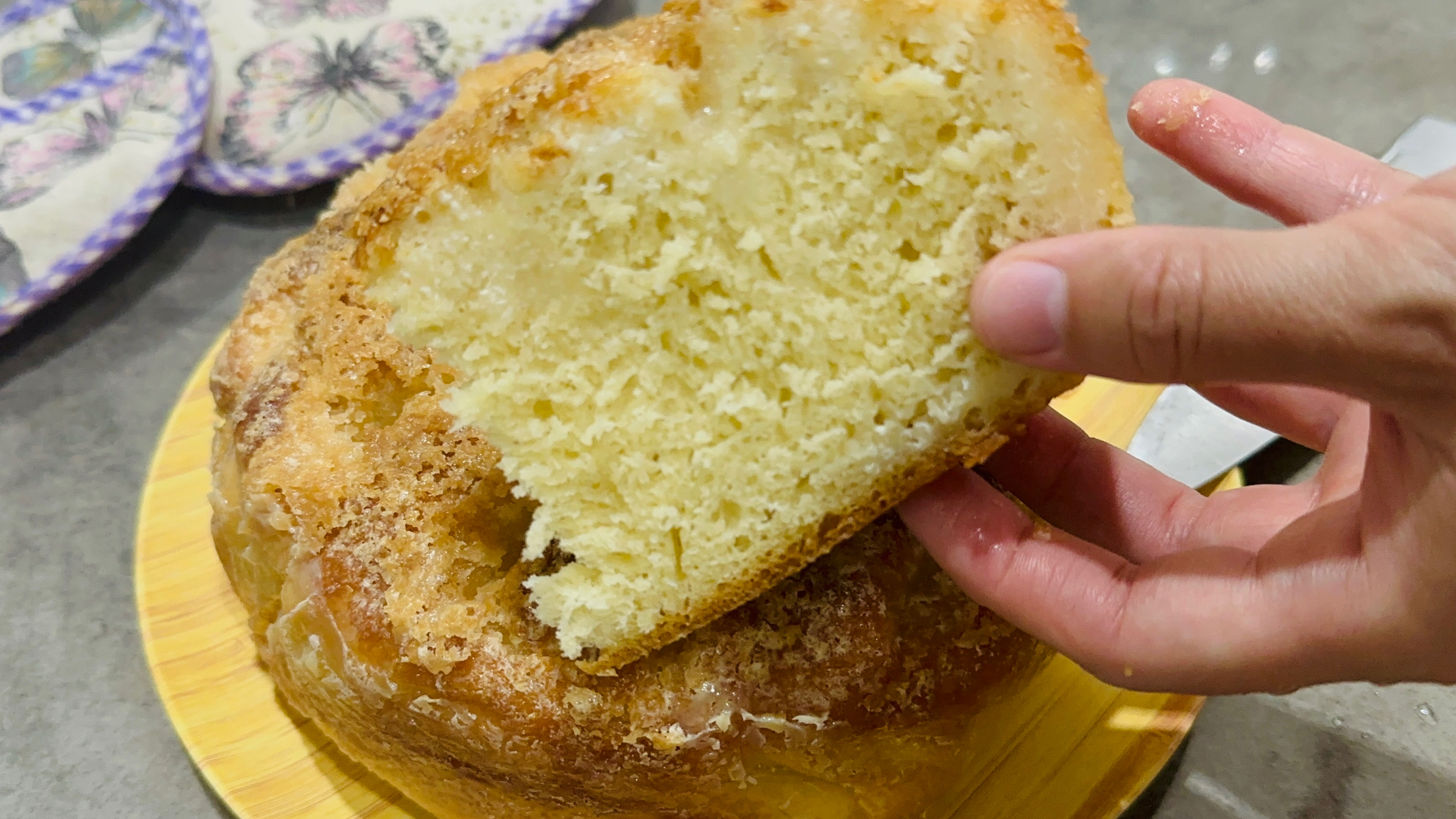 Сахарный пирог со сливками / Вкусный и простой рецепт сахарного пирога из дрожжевого теста
