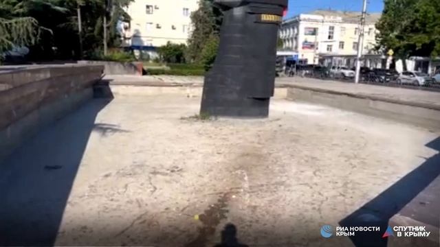 Полный эфир! В Севастополе начались исследования памятника подводникам-черноморцам.
