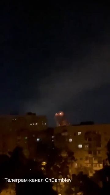 Новые кадры ночной работы дронов-камикадзе Герань-2 в Киеве.