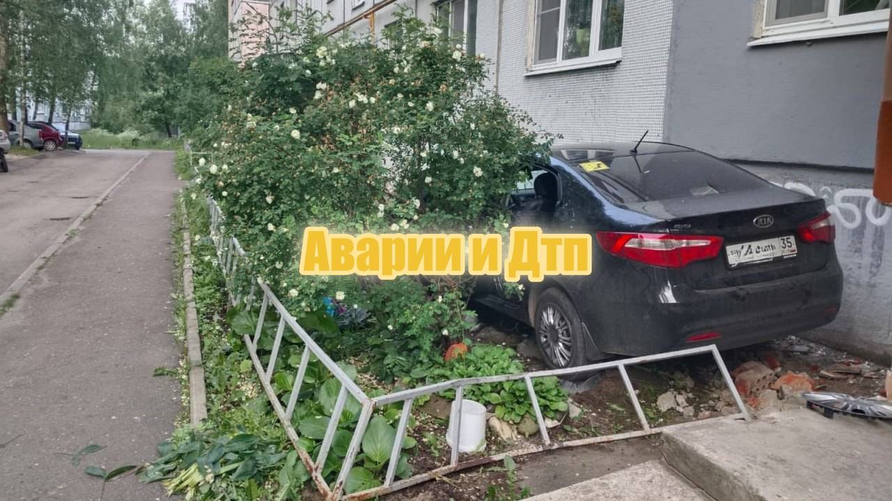 Аварии и ДТП на дорогах - Торопыга За Рулем чуть не выбил СТРАЙК