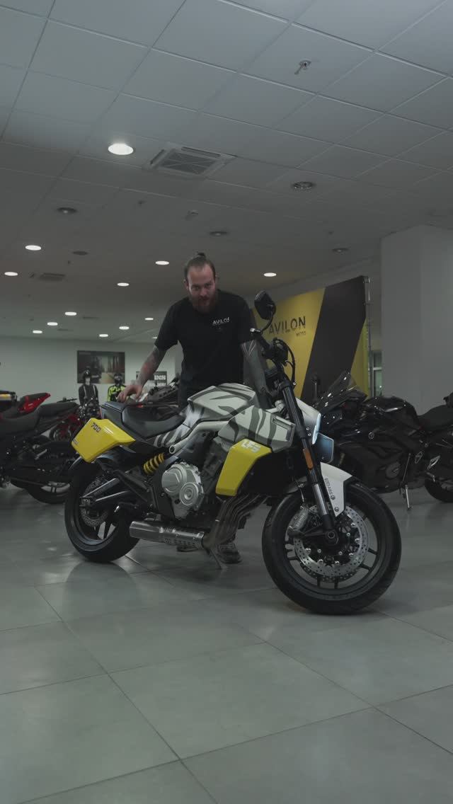Обзор мотоцикла BENDA LFS 700 в АВИЛОНЕ!