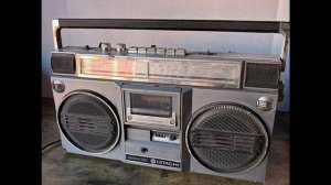 Hitachi TRK-7040H FM/AM/SW стереомагнитофон Бумбокс-1981-год-Тайваеь