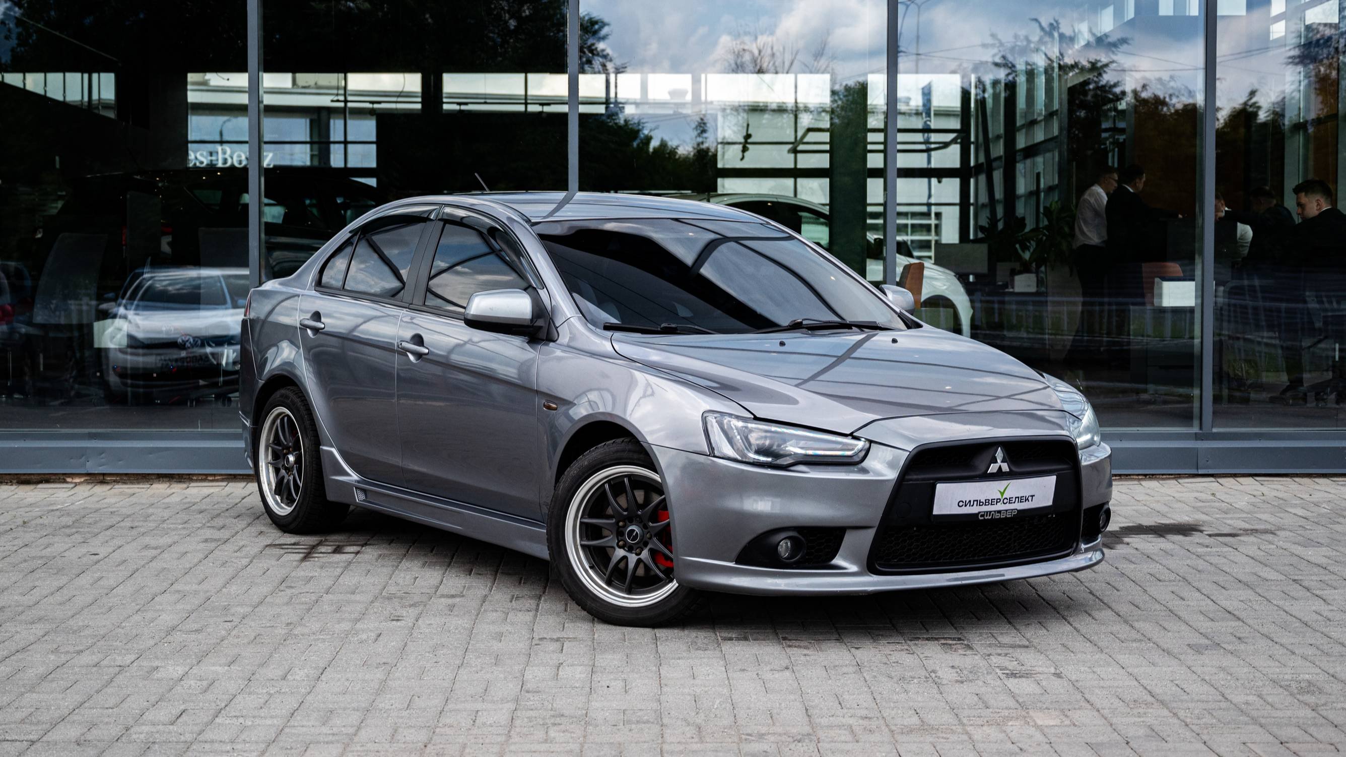 MITSUBISHI LANCER 1.6 СЕРЫЙ