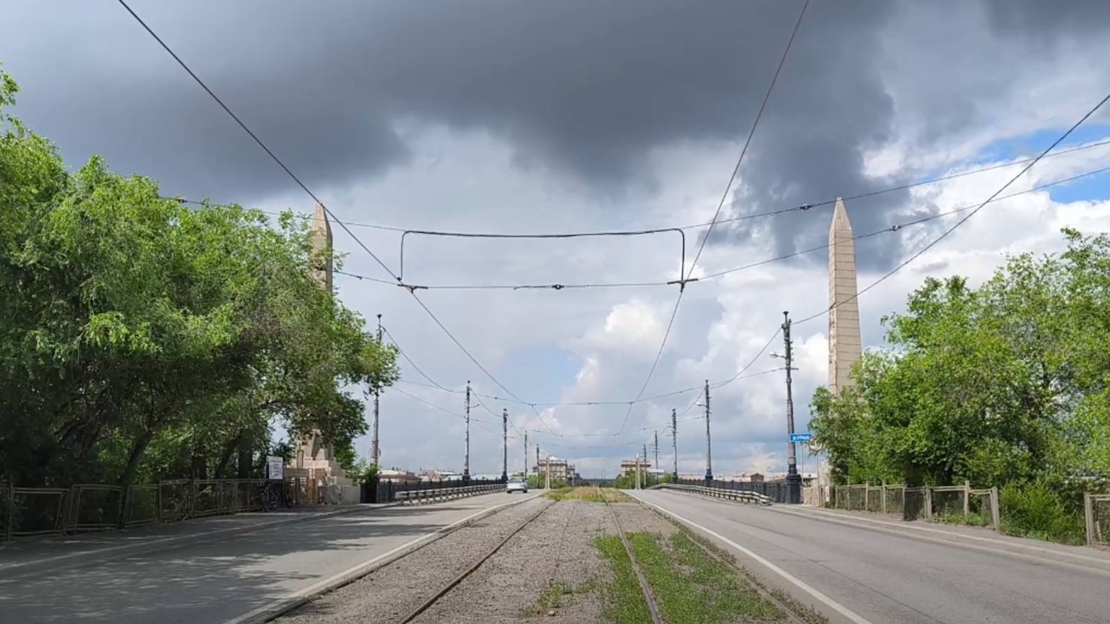 г. Магнитогорск Чт, июня 2025 Мост, река Урал., улица Центральная переход до улица Набережная .
