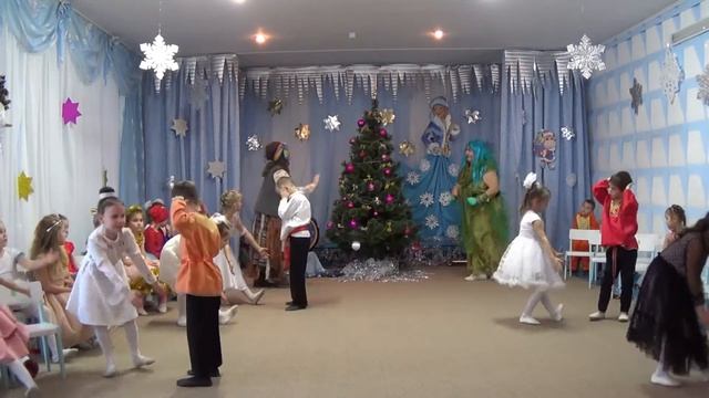 Новогодний утренник.   Группа "Радуга".