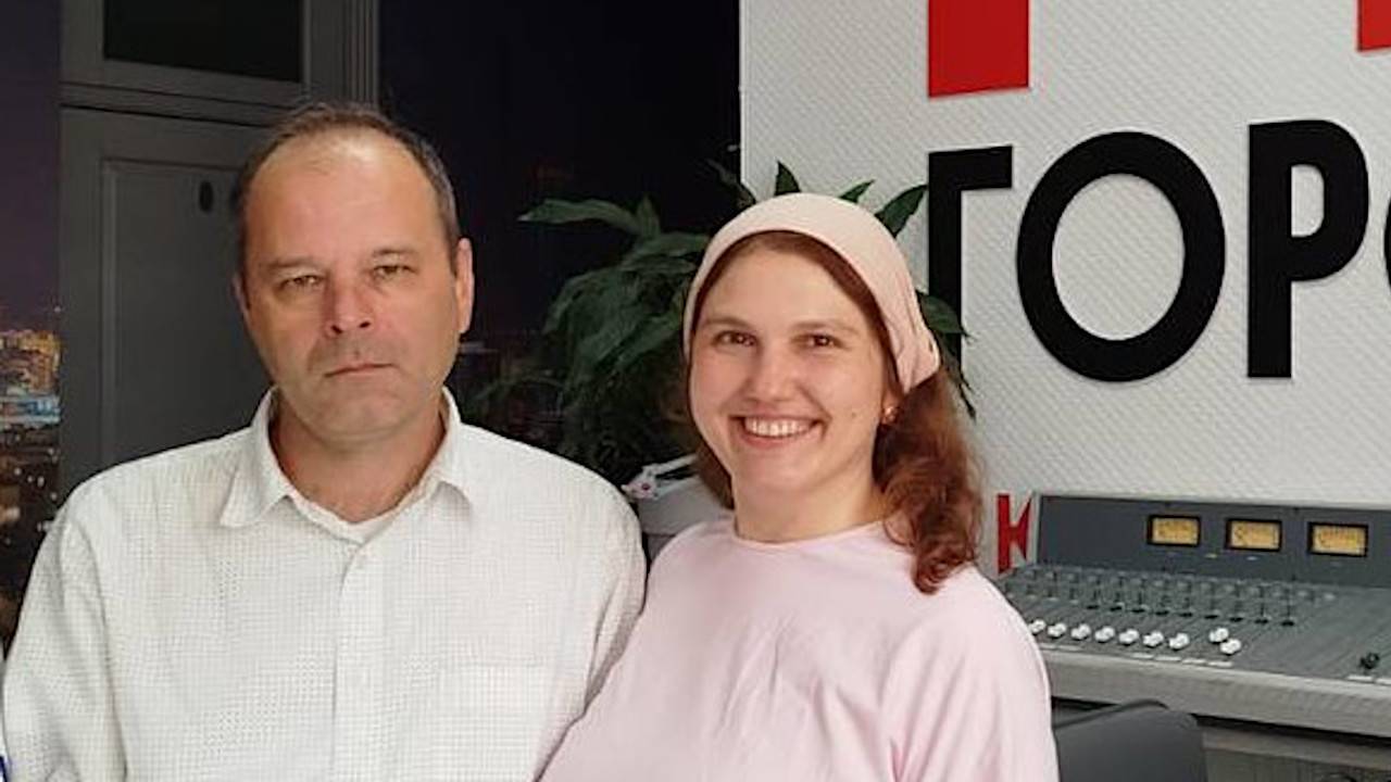Роман Сенчин и Ярослава Пулинович на Город FM