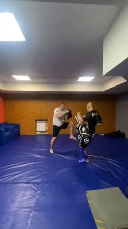 Наш тренер в командировке время зря не теряет и держит себя в форме 💪🥊🥊🥊http://t.me/box_zayakint