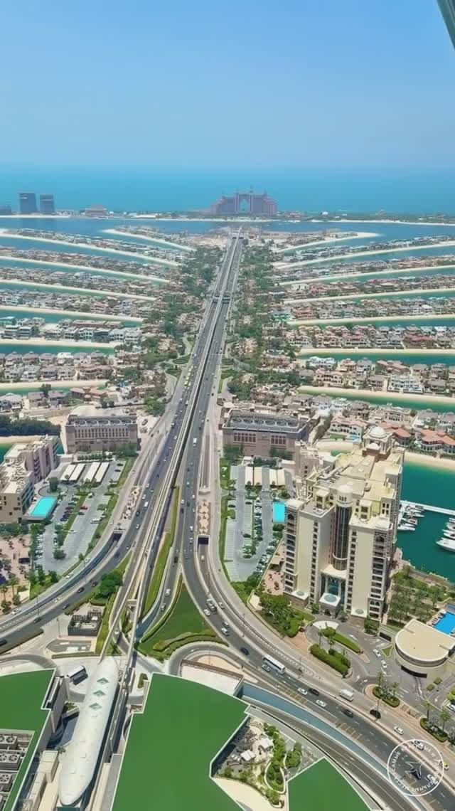 Захватывающий вид с башни The Palm Tower. Дубай, ОАЭ.