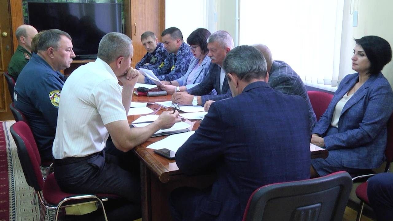 ГОТОВЬ САНИ ЛЕТОМ