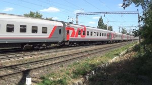 Электровоз ЭП1М-669 с пассажирским поездом