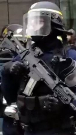 Violences policières à Bordeaux sur une femme gilet jaune 12 1 2019