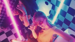 Неоновый свет — классная музыка этого года.