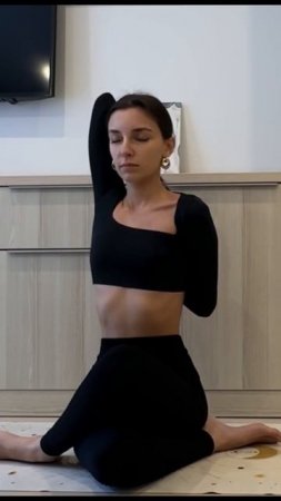 Yoga at Hotel & stretching girl exercise #stretching #yoga #short #shorts #hotyoga
