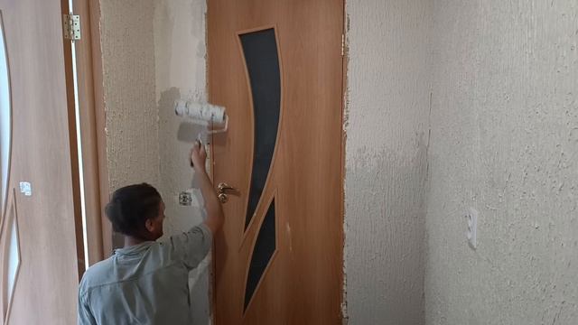 Отштукатурили все стены. Наводим порядок во дворе. Видео от родителей. Построили печь сушилки.