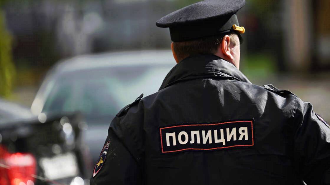 Дебошир-наркоман третирует жителей московской многоэтажки
