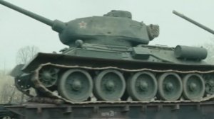 Три танкиста выпили по триста (клип)