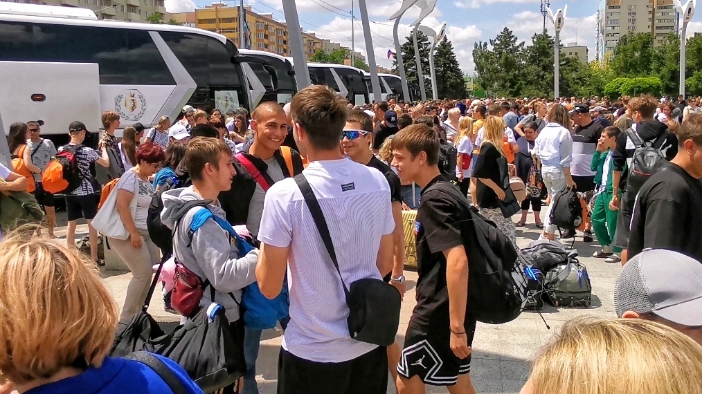 МАРИУПОЛЬ Наконец-то! Встречают из других городов Полная площадь жителей🏢Жизнь города Сегодня