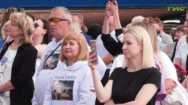 Самарский земснаряд: кадры торжественного спуска на воду