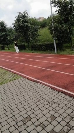 Маня на стадионе