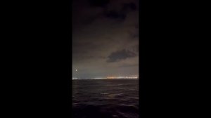 Индийские моряки запечатлели иранские ракеты, пролетающие через воздушное пространство Израиля !!!