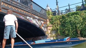 Мост Магдалины на реке Кам в Кембридже, лодочный тур (Magdalene Bridge on the river Cam in Cambridge