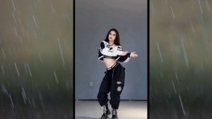 Диана Анкудинова."Танцы под дождём."