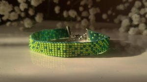 Браслет из бисера Яркий зелёный