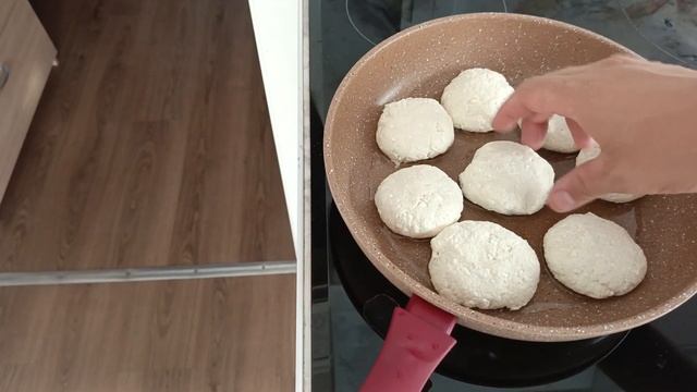 ВЛОГ / ПРИГОТОВИЛ СЫРНИКИ НА ЗАВТРАК  КАК В ДЕТСТВЕ, МОЙ РЕЦЕПТ СЫРНИКОВ ✌️