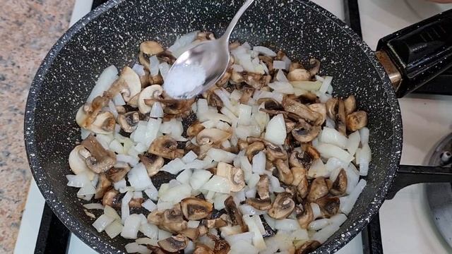 Вкуснейший  Слоеный САЛАТ на ПРАЗДНИЧНЫЙ Стол! Рецепт.