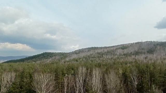 🚂На Урал! 🚂Уральские пейзажи🚂Горы - вид из плацкартного вагона🚂 смотреть онлайн