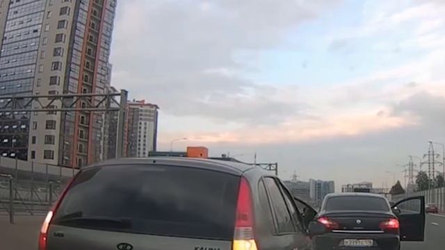 Перепалка двух водителей на Дунайском!