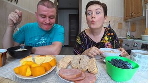 Мукбанг наперегонки кто УСПЕЛ тот и СЪЕЛ) Болталка ПО СЕКРЕТИКАМ и Семейный обед в России