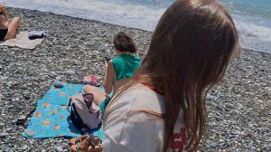 Адлер. Июнь 2025. Море немного штормит.