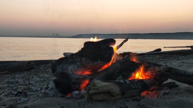 У костерка 🔥: продолжаем обдумывать тему Ирана и Израиля. Предполагается, что Иран то не один! 🤗