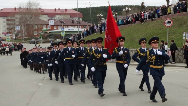 Торжественный митинг, посвящённый Дню Победы.