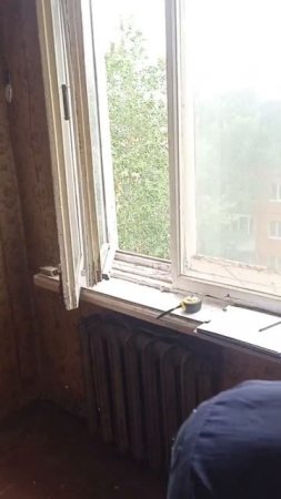 Запустили процесс по ремонту. Первым делом меняем окна и делаем демонтаж дверей и т.д.