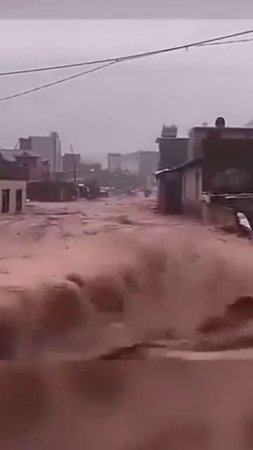 Наводнение в городе Дахук (Ирак, 19 марта 2024).