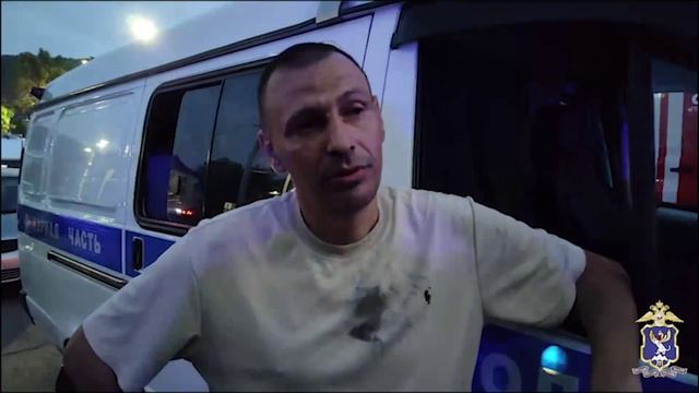В Республике Алтай полицейский спас мужчину из горящей квартиры
