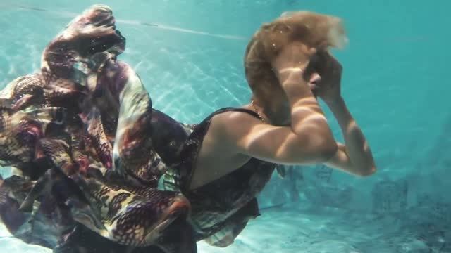 Jana Nedzvetskaya's revolutionary underwater fashion show "Harmagedon. Psalm 36:19"
