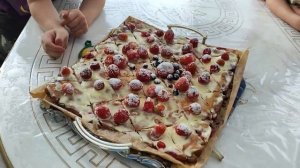 Общий сбор. Моя семья. Поздравляем с днем рождения. Готовим ягодный пирог. Жизнь в деревне.