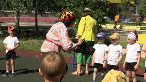 Спортивно-игровая программа  "Веселяндия" встретила ребят