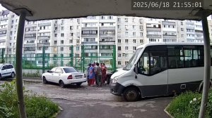 Вчера, 18.06, вечером в Уфе по улице Суворова 88 жители стали участниками древних восточных традиций