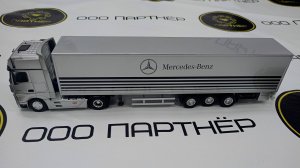 1;50 Масштабная коллекционная модель Тягач Galaxy Mercedes-Benz Actros (15т.р.)