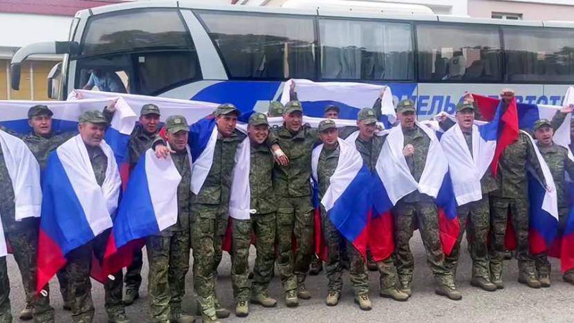 Россия вернула группу военнослужащих из украинского плена