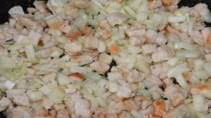 Блины с курицей в сливочном соусе
