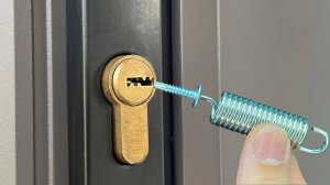 🔥 Только 1% людей знают это! Удивительное изобретение из торсионных пружин и дверного замка