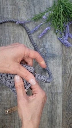 Связала идеальный чехол для телефона! 🧶 В субботу научу и вас – сохраняйте пост!
