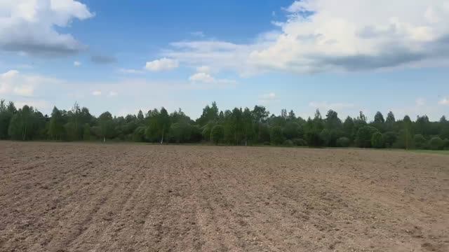 Работаю на МТЗ с утра и до вечера! Установили сваи под п