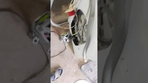 стиральная машинка индезит не блокирует дверь, не начинает работу.